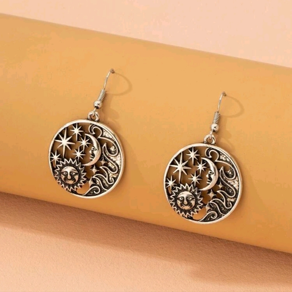 🌙 Sun and Moon Drop Earrings